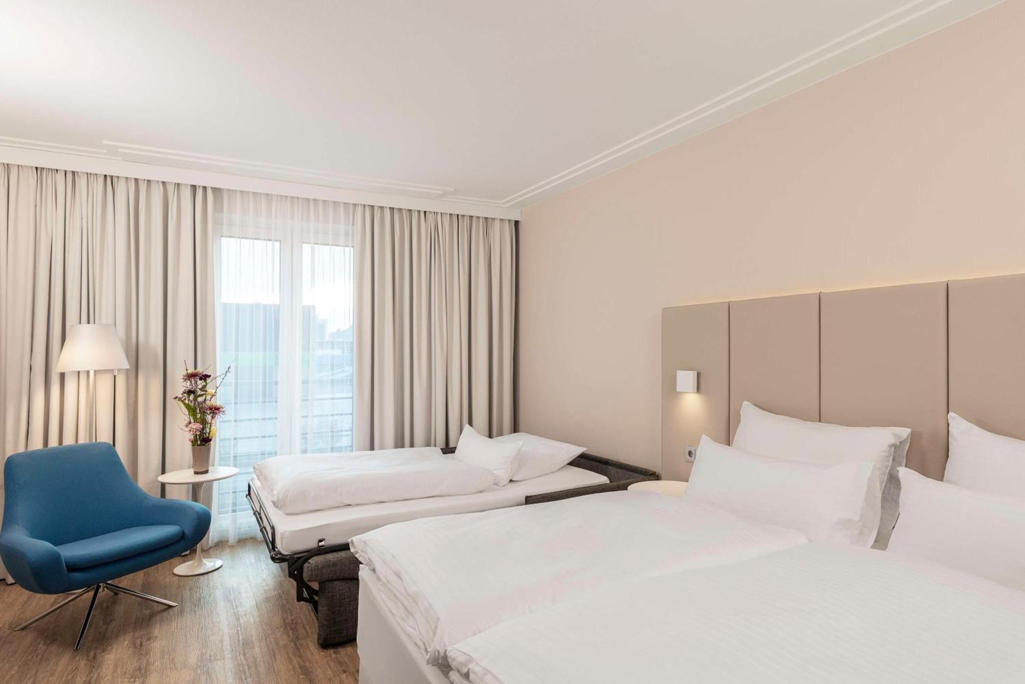 Nh Vienna Airport Conference Center Hotel Schwechat Ngoại thất bức ảnh Room at the hotel