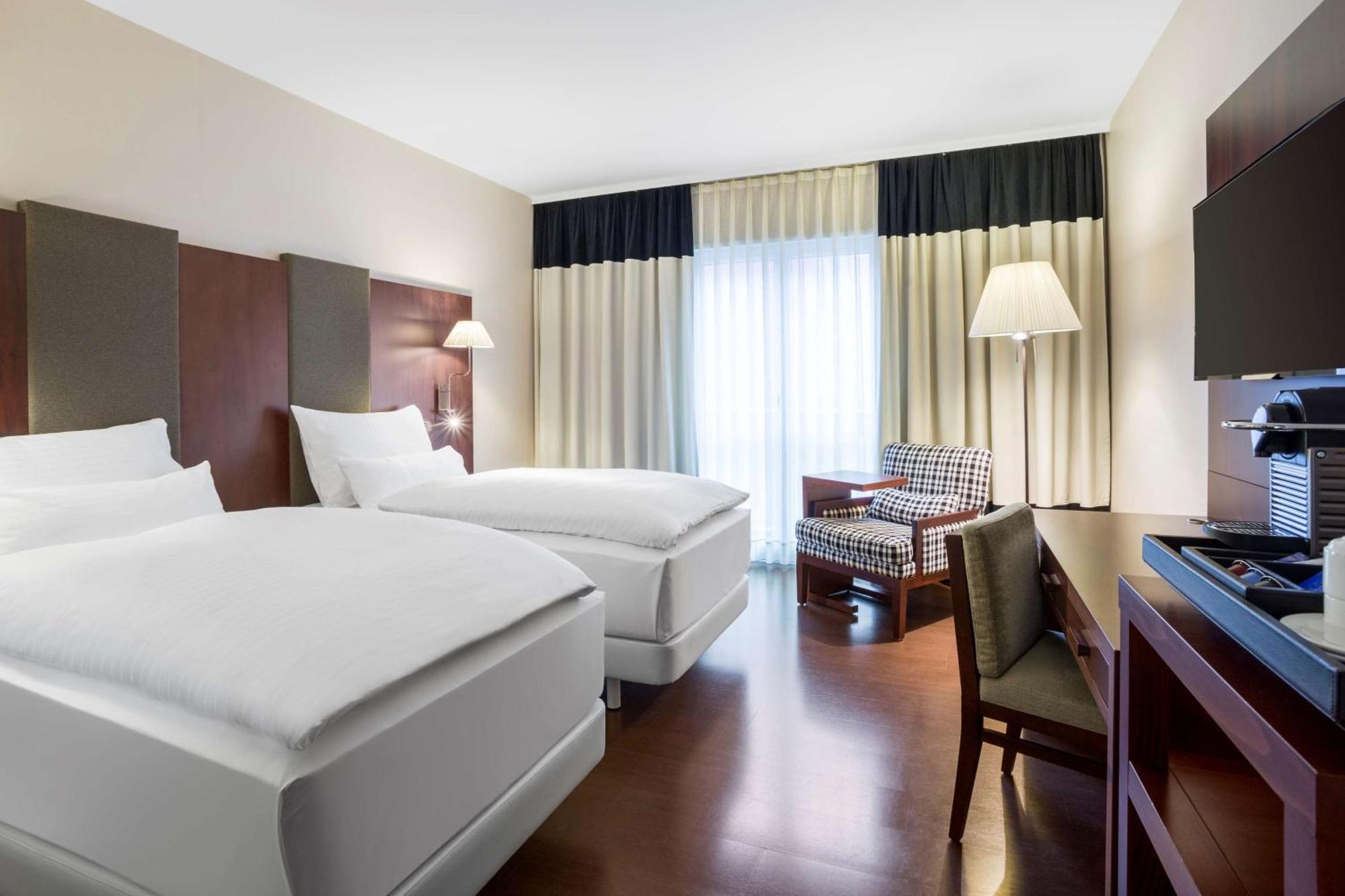 Nh Vienna Airport Conference Center Hotel Schwechat Ngoại thất bức ảnh Room at the hotel