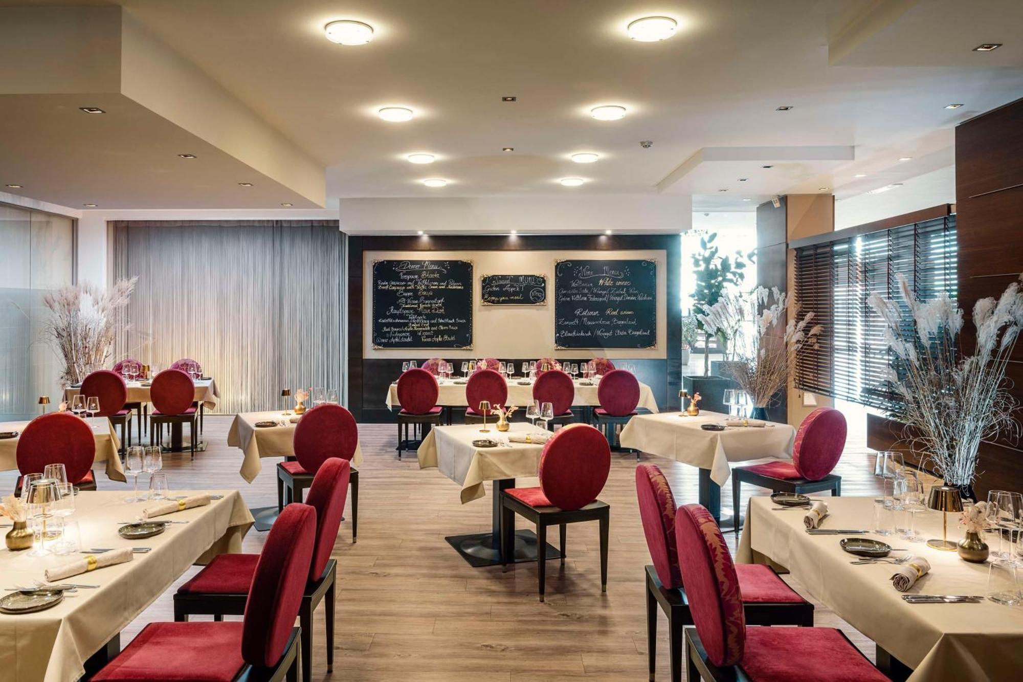 Nh Vienna Airport Conference Center Hotel Schwechat Ngoại thất bức ảnh Restaurant interior