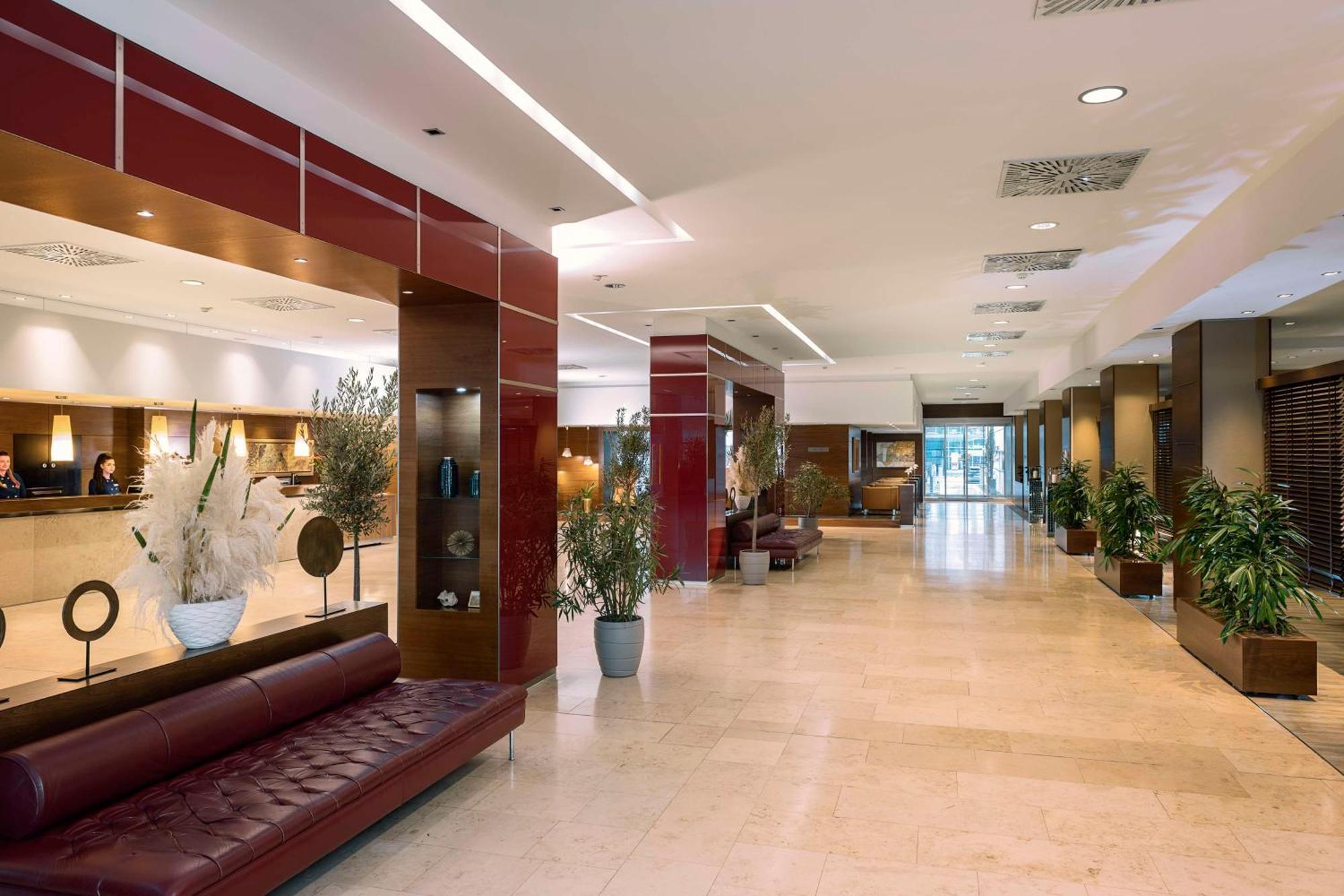 Nh Vienna Airport Conference Center Hotel Schwechat Ngoại thất bức ảnh Reception